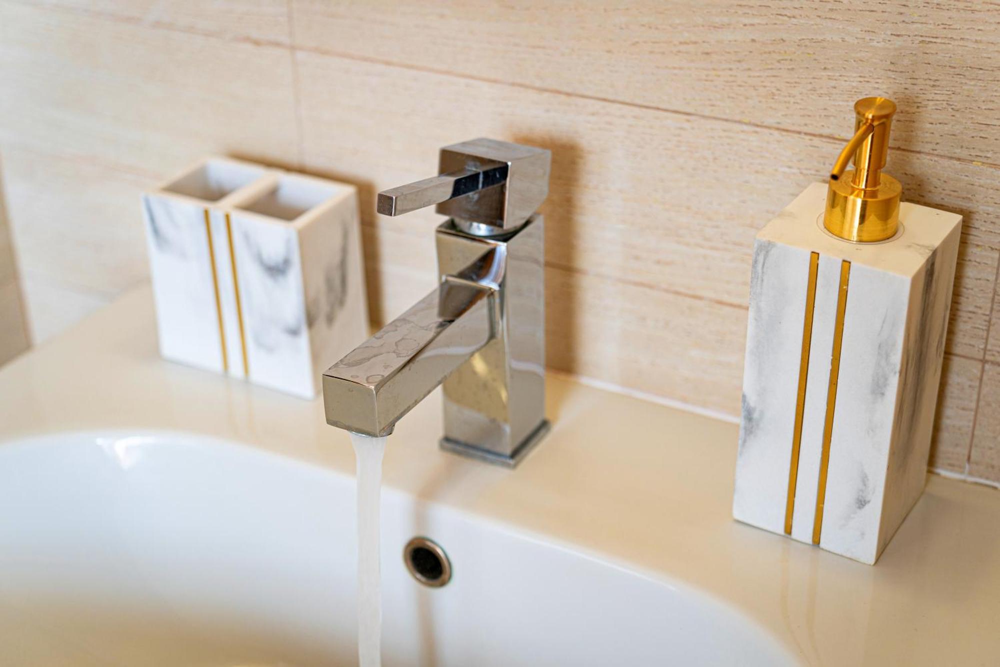 Golden River Apartment Praga Zewnętrze zdjęcie